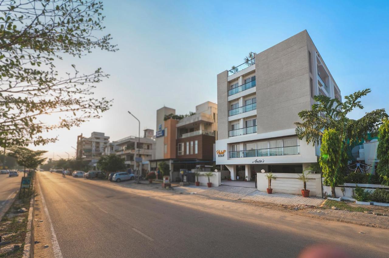 Palm Stay - Studios & Rooms Τζαϊπούρ Εξωτερικό φωτογραφία